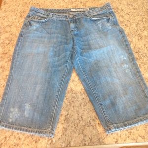 DKNY Jean Capris Size 30